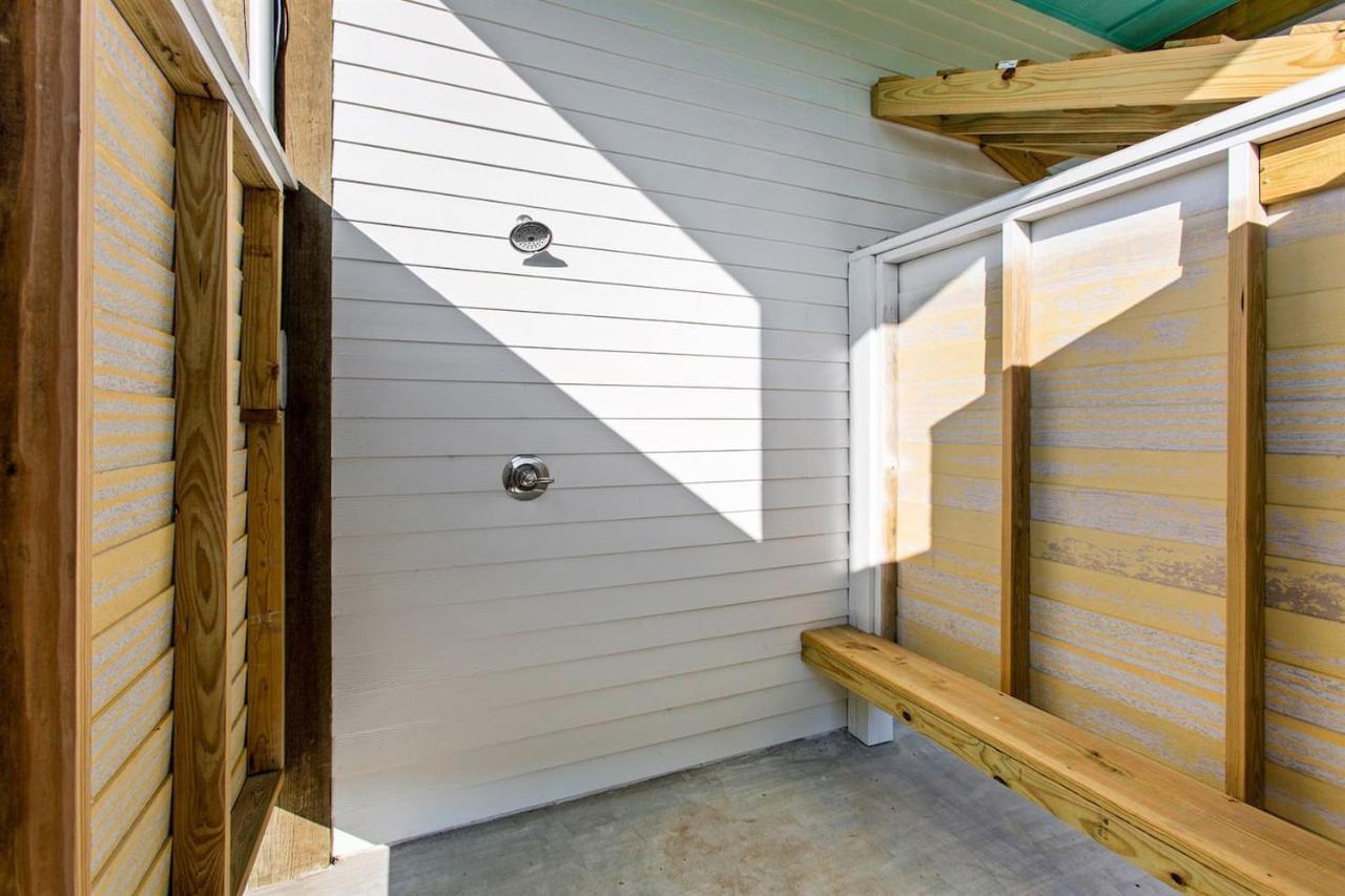 The Breezy Turtle Villa Crystal Beach Exterior photo